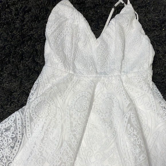 White Strap Dress Criss Cross Adjustable Straps Like New - Picture 9 of 9